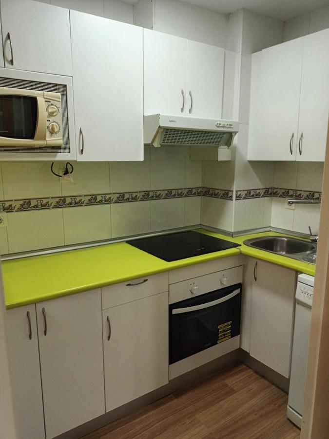 Apartamentos Bahia De Huelin Малага Экстерьер фото