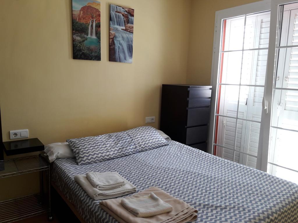 Apartamentos Bahia De Huelin Малага Экстерьер фото